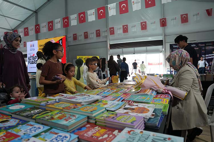 Büyükşehir Belediyesinin “Gel ve Fark Et” temasıyla düzenlediği 11. Uluslararası