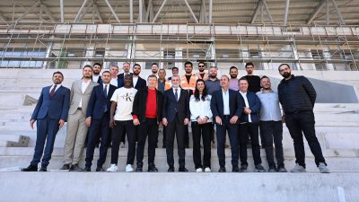 
Büyükşehir Belediye Başkanı Fırat Görgel, Türk futbolunun efsane isimleri Mehmet