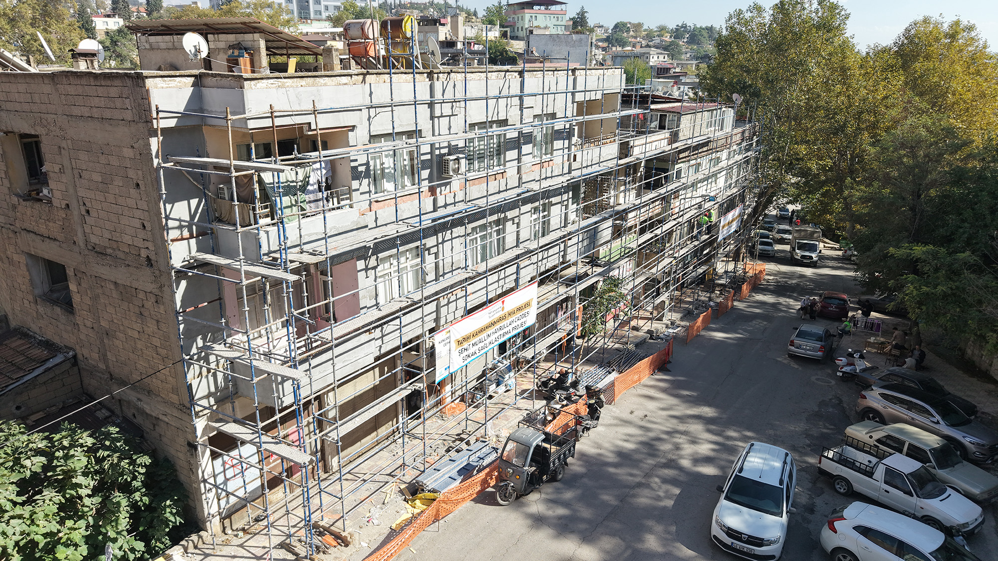 Şehit Muallim Hayrullah Caddesi 6