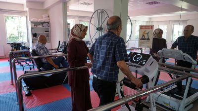Büyükşehir Belediyesi, Başkan Fırat Görgel liderliğinde yaşlı vatandaşların bakım, sağlık,