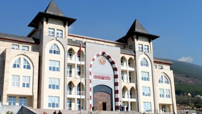 Kahramanmaraş’ın Türkoğlu ilçesinde geçtiğimiz yıl iki kişinin hayatını kaybettiği silahlı