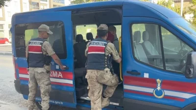 İçişleri Bakanlığı’nın açıklamasına göre, Jandarma Genel Komutanlığı koordinesinde 33 ilde