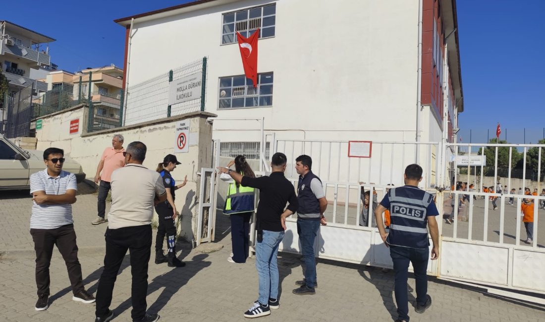 Kahramanmaraş’ta çocukların ve gençlerin güvenliğini sağlamak amacıyla polis ekipleri tarafından